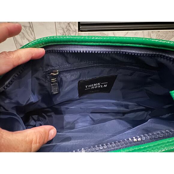 Think Royln Green Puffer Crossbody Bag w/ Pouch RFID Protected NWT - Picture 4 of 5